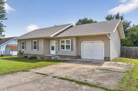 Exterior - 712 S Chestnut St, Buffalo, MO 65622 photo 2 of 8