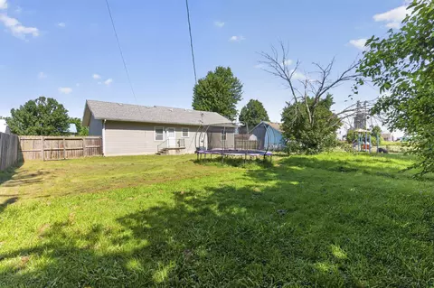 Exterior - 712 S Chestnut St, Buffalo, MO 65622 photo 4 of 8