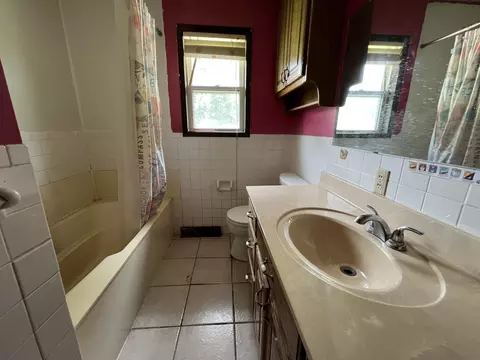 Bath - 535 E Jefferson St, Niangua, MO 65713 photo 2 of 2