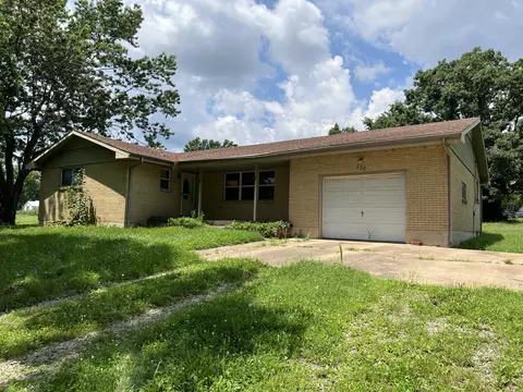 Exterior - 535 E Jefferson St, Niangua, MO 65713 photo 2 of 3