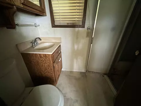 Bath - 535 E Jefferson St, Niangua, MO 65713 photo 1 of 2