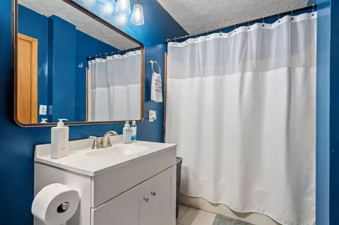 Bath - 23164 Elm Ln, Shell Knob, MO 65747 photo 1 of 2