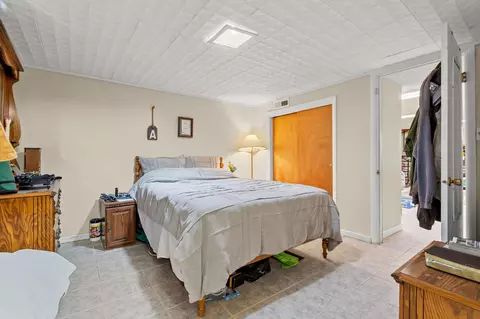 Bedroom - 23164 Elm Ln, Shell Knob, MO 65747 photo 3 of 4