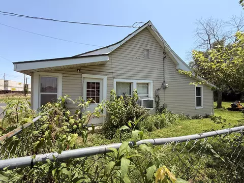 434 E Front St, Mountain Grove, MO 65711 photo 2