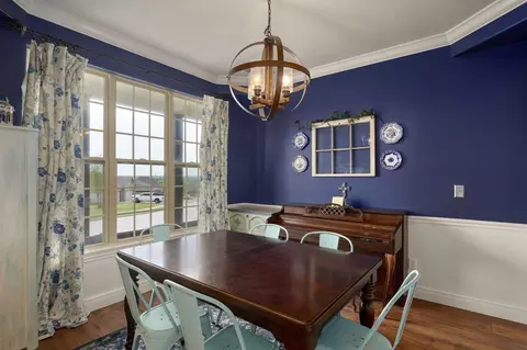 Dining - 2115 N Williamsburg Ln, Ozark, MO 65721 photo 1 of 2