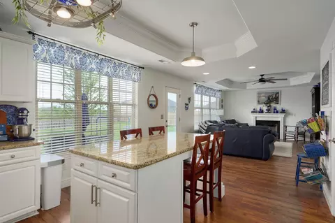 Kitchen - 2115 N Williamsburg Ln, Ozark, MO 65721 photo 5 of 5