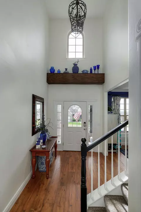 Entry Way - 2115 N Williamsburg Ln, Ozark, MO 65721 photo 1 of 5