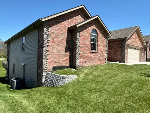 Exterior - 1087 E Daisy Falls Dr, Nixa, MO 65714 photo 5 of 16