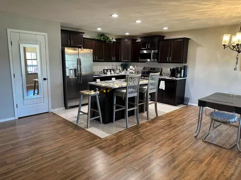 Kitchen - 1087 E Daisy Falls Dr, Nixa, MO 65714 photo 2 of 7