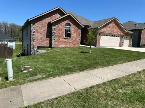 Exterior - 1087 E Daisy Falls Dr, Nixa, MO 65714 photo 2 of 16