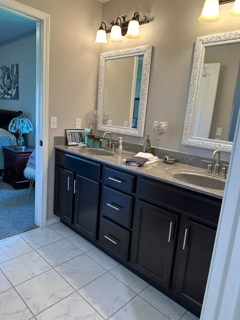 Bath - 1087 E Daisy Falls Dr, Nixa, MO 65714 photo 1 of 11
