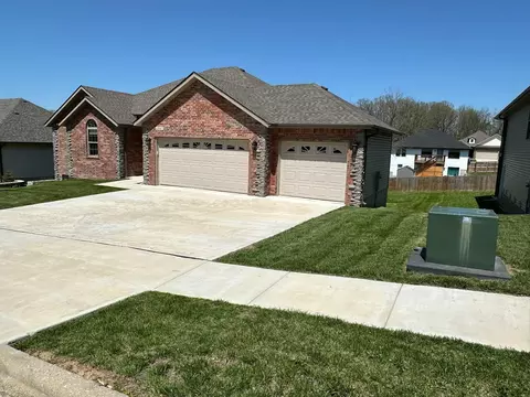 Exterior - 1087 E Daisy Falls Dr, Nixa, MO 65714 photo 3 of 16