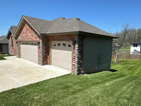 Exterior - 1087 E Daisy Falls Dr, Nixa, MO 65714 photo 6 of 16