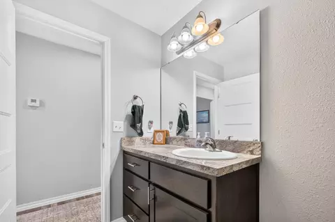 Bath - 115 E Seminole St, Strafford, MO 65757 photo 4 of 5