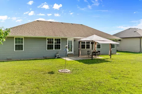 Exterior - 115 E Seminole St, Strafford, MO 65757 photo 5 of 6