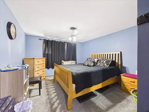 Bedroom - 29159 Lakeside Ave, Edwards, MO 65326 photo 2 of 2