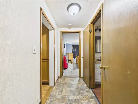 Entry Way - 29159 Lakeside Ave, Edwards, MO 65326 photo 2 of 2