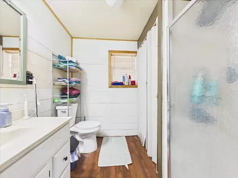 Bath - 29159 Lakeside Ave, Edwards, MO 65326 photo 3 of 4