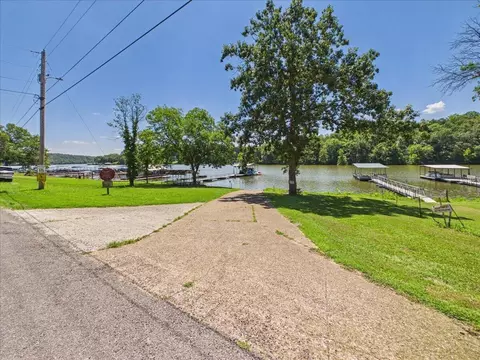 Exterior - 29159 Lakeside Ave, Edwards, MO 65326 photo 2 of 12