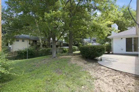 Exterior - 1524 S Charing Ave, Springfield, MO 65809 photo 5 of 9