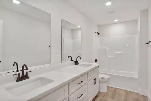 Bath - 1524 S Charing Ave, Springfield, MO 65809 photo 2 of 2