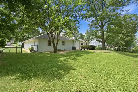 Exterior - 1524 S Charing Ave, Springfield, MO 65809 photo 9 of 9