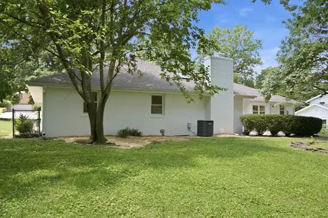 Exterior - 1524 S Charing Ave, Springfield, MO 65809 photo 8 of 9