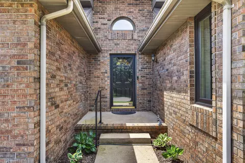 Entry Way - 3608 E Lombard St, Springfield, MO 65809 photo 1 of 4