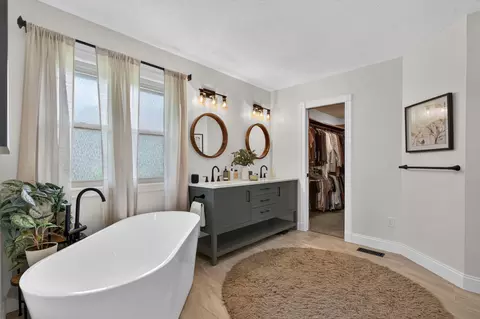 Bath - 3608 E Lombard St, Springfield, MO 65809 photo 1 of 4