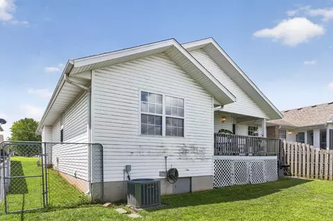 Exterior - 1589 E Redrex St, Springfield, MO 65804 photo 4 of 6