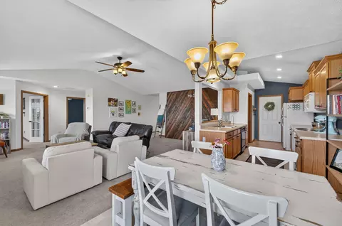 Dining - 1589 E Redrex St, Springfield, MO 65804 photo 2 of 2