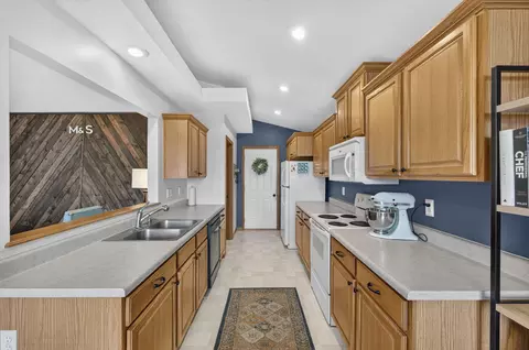 Kitchen - 1589 E Redrex St, Springfield, MO 65804 photo 1 of 4