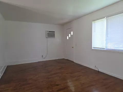 Living - 701 Hooker Dr, Buffalo, MO 65622 photo 1 of 3