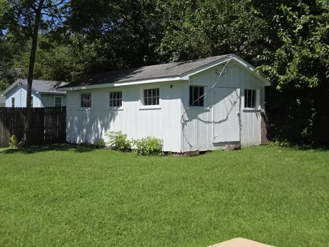 Exterior - 701 Hooker Dr, Buffalo, MO 65622 photo 3 of 3