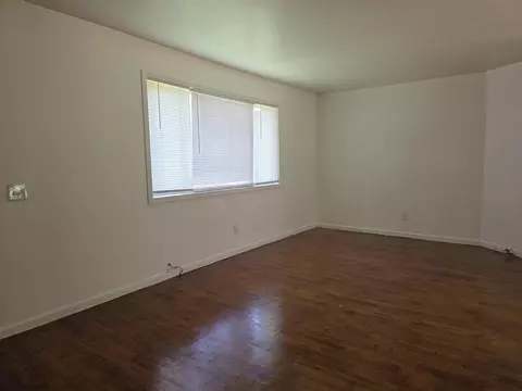Living - 701 Hooker Dr, Buffalo, MO 65622 photo 2 of 3