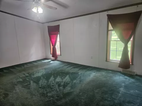 Bedroom - 3405 State Route 17, Mountain View, MO 65548 photo 2 of 2