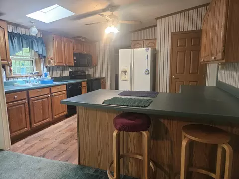 Kitchen - 3405 State Route 17, Mountain View, MO 65548 photo 2 of 3