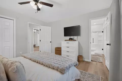 Bedroom - 921 Edgewood St, Springfield, MO 65807 photo 2 of 3