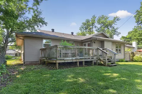 Exterior - 921 Edgewood St, Springfield, MO 65807 photo 4 of 5