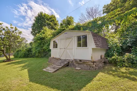 Exterior - 523 E Camino St, Springfield, MO 65810 photo 9 of 12