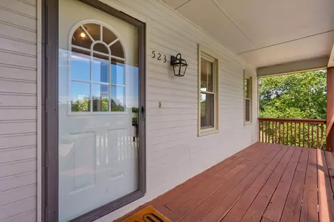 Exterior - 523 E Camino St, Springfield, MO 65810 photo 4 of 12