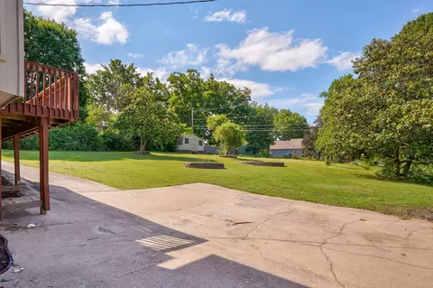 Exterior - 523 E Camino St, Springfield, MO 65810 photo 10 of 12