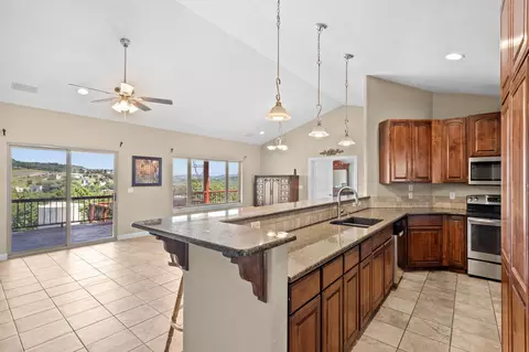 Kitchen - 772 Showplace Gtwy, Branson, MO 65616 photo 6 of 8