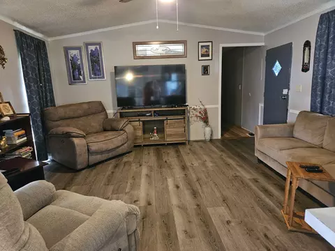 Living - 1005 E 5th St, Mountain View, MO 65548 photo 1 of 2