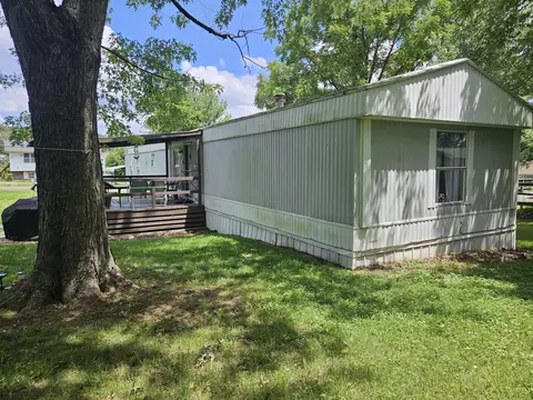 Exterior - 1005 E 5th St, Mountain View, MO 65548 photo 7 of 12