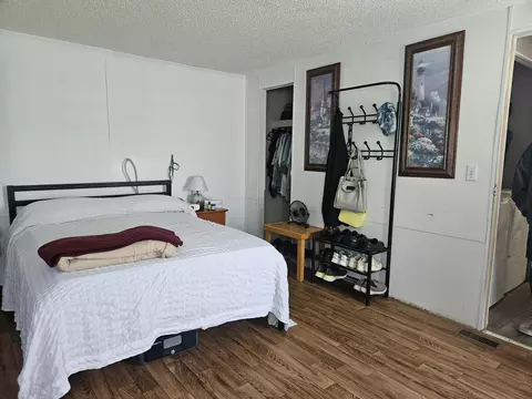 Bedroom - 1005 E 5th St, Mountain View, MO 65548 photo 1 of 5