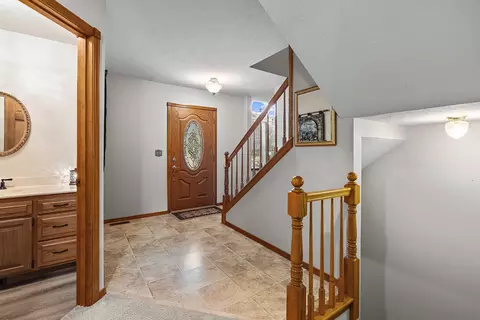 Entry Way - 3107 N Bobwhite Dr, Ozark, MO 65721 photo 3 of 6