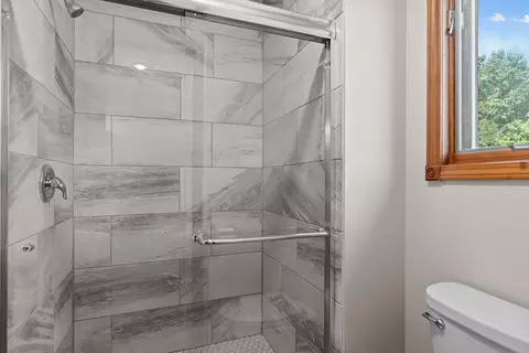 Bath - 3107 N Bobwhite Dr, Ozark, MO 65721 photo 4 of 7