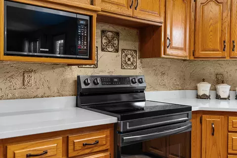 Kitchen - 3107 N Bobwhite Dr, Ozark, MO 65721 photo 4 of 6