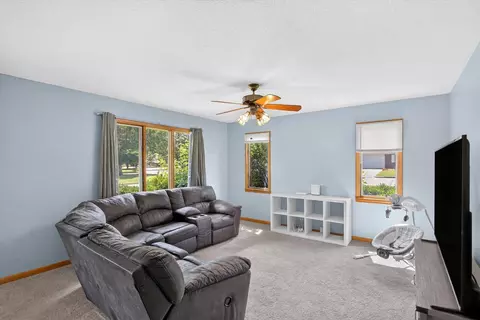 Living - 1635 Oak Dr, Aurora, MO 65605 photo 2 of 3